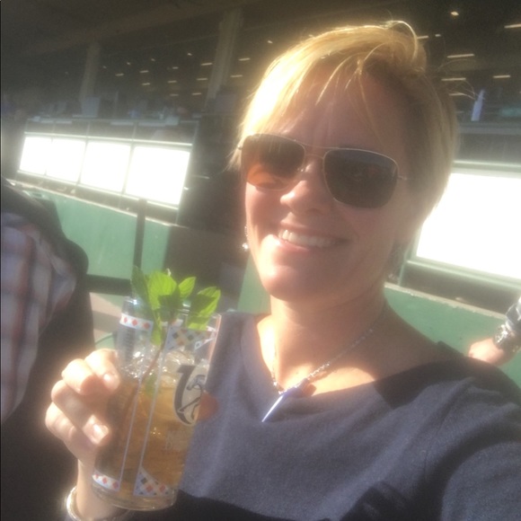 Meet your Posher, Carrie - Picture 1 of 1